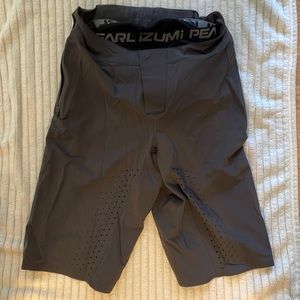 Mens mountain biking shorts, size 32